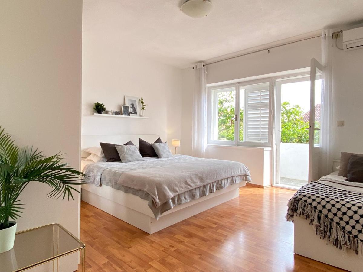 Apartments & Rooms Joy Of Life In Макарска Екстериор снимка